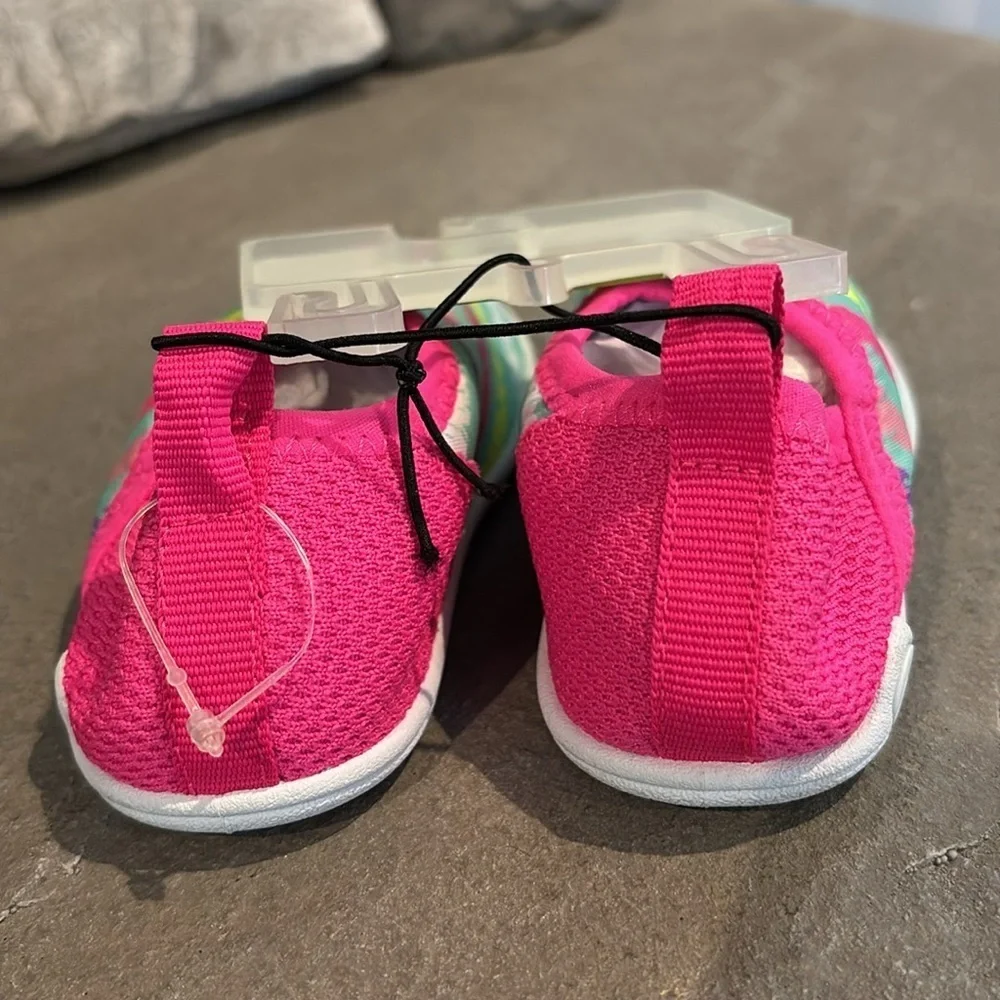 Speedo UV protection multicolor water shoes,slip on,pull tab,tread,lightweight
